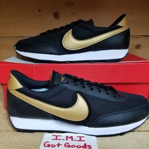 Nike Daybreak Sz: 9.5 Women